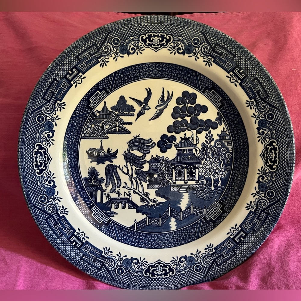 Vintage Churchill - England - Willow dinner plate